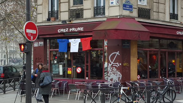 CUzkZhYWsAI7jYB tricolores