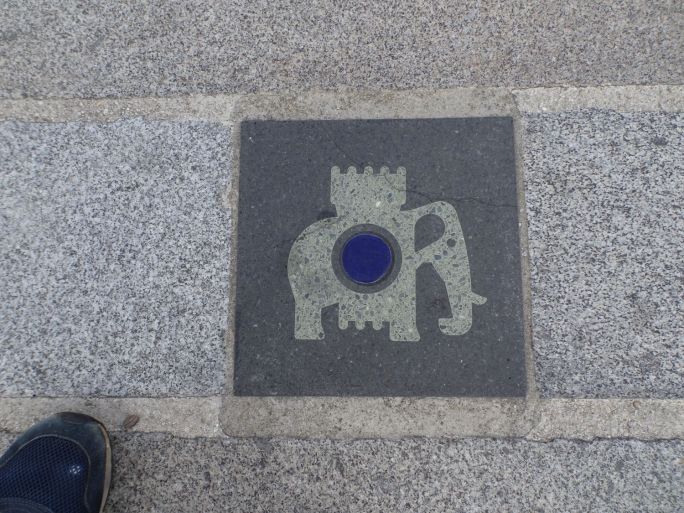 Dieses Bild hat ein leeres alt-Attribut; sein Dateiname ist dsc01214-symbole-place-de-la-bastille-1.jpg.