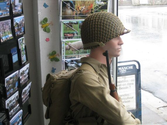 IMG_8701 Trevières Schaufensterr (3)