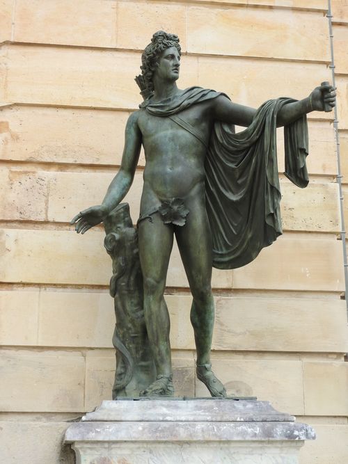 Dieses Bild hat ein leeres alt-Attribut; sein Dateiname ist dscn3052-versailles-apoll-von-belvedere.jpg
