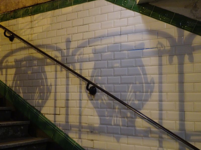 DSC03062 Guimard Metro Eingang (3)