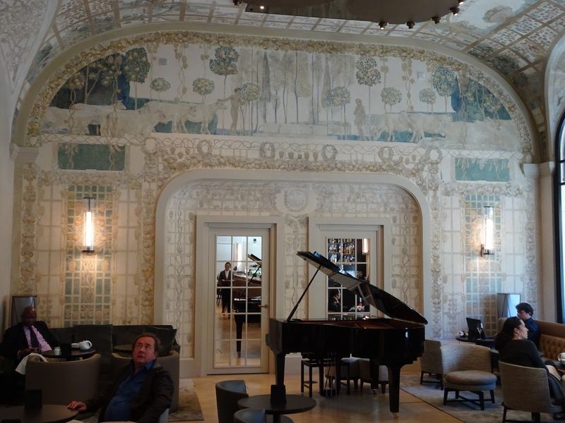 DSC01637 Hotel Lutetia Wolf (10)