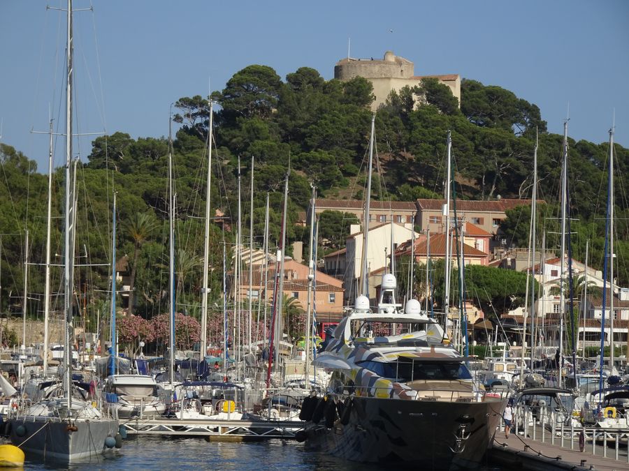 Dieses Bild hat ein leeres alt-Attribut; sein Dateiname ist dsc08799-porquerolles-giens-2023-179.jpg