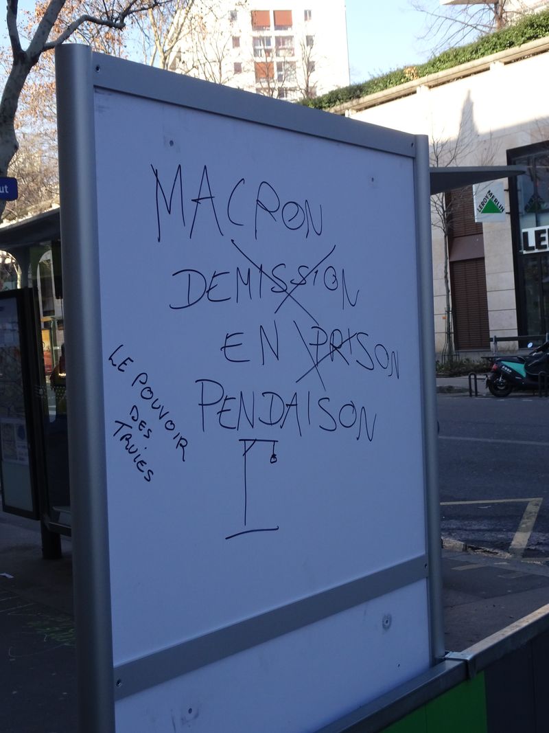 DSC03350 Macron prison