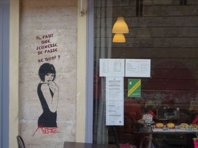 Dieses Bild hat ein leeres alt-Attribut; sein Dateiname ist dsc09820-miss-tic-rue-descartes-1.jpg.