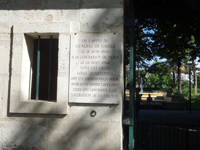 DSC04542 pl. comm Umgebung 11ieme (2)