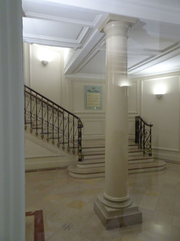 DSC07075 Place des Victoire (16)