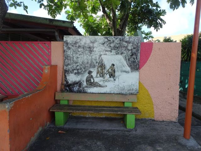 Bushaltestelle von Saint Anne mit Sklavenbild